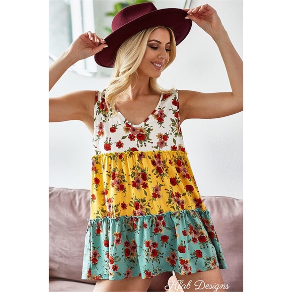 ❤️LAST 1! V Neck Soft Jersey Knit Floral Color Block Tiered Ruffle Top! - Picture 4 of 16